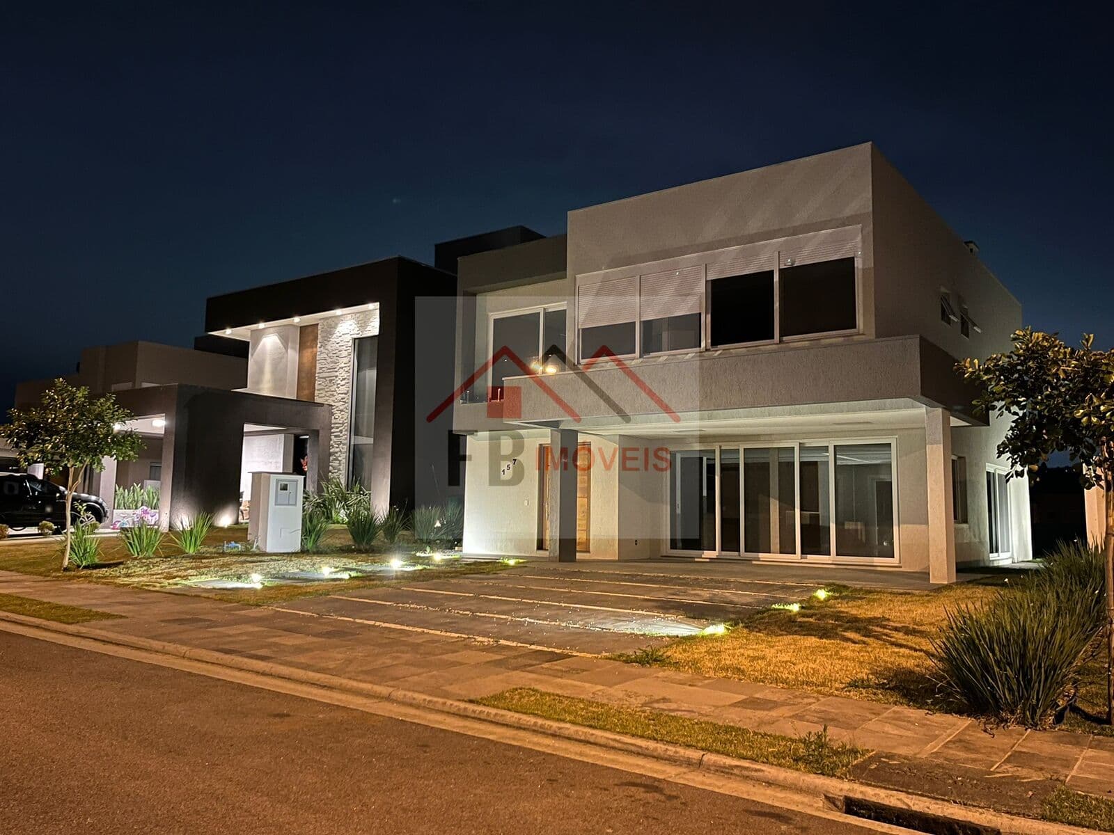 Sobrado em Condomínio semi-mobiliada