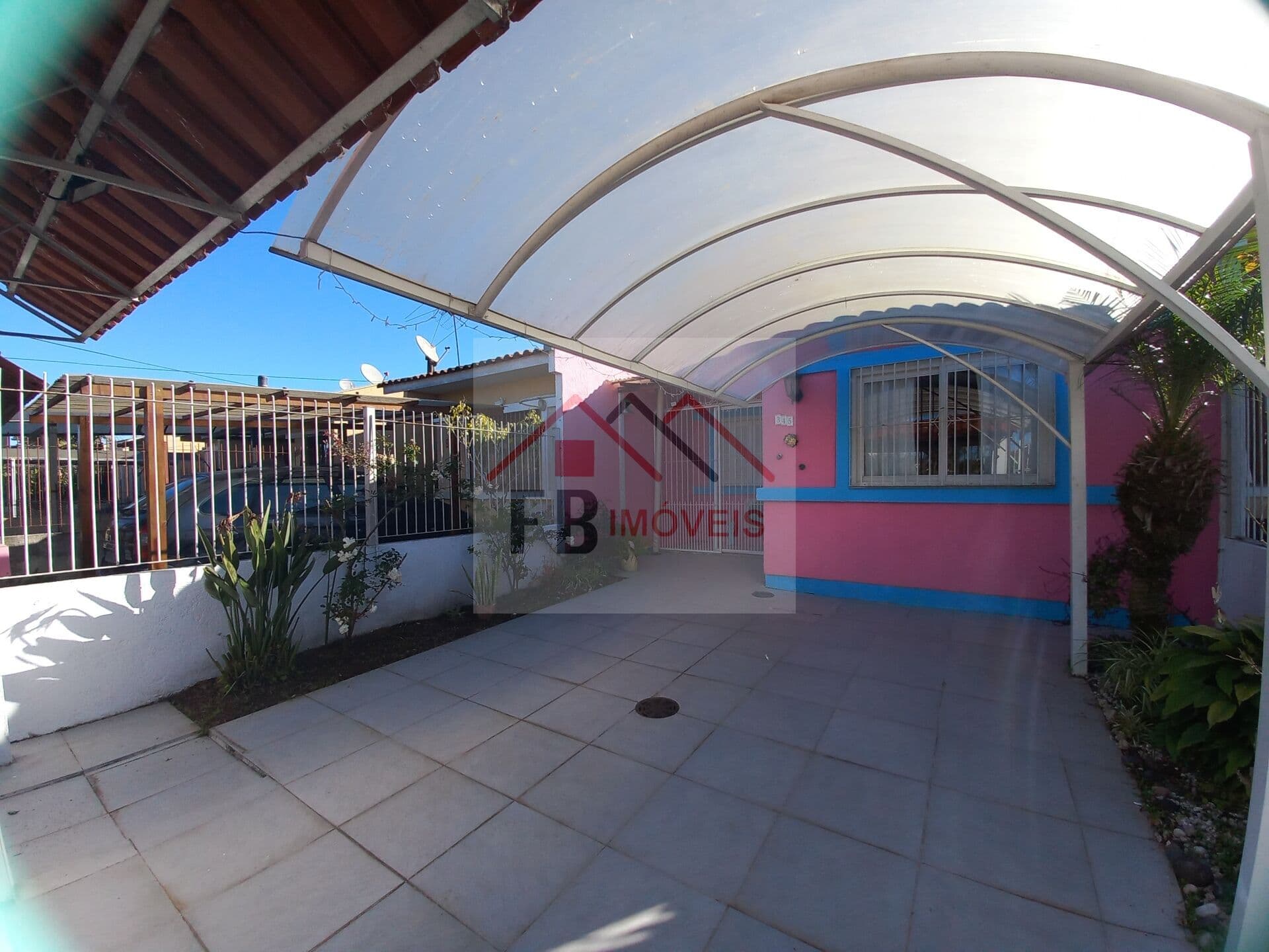 Casa térrea com amplo pátio