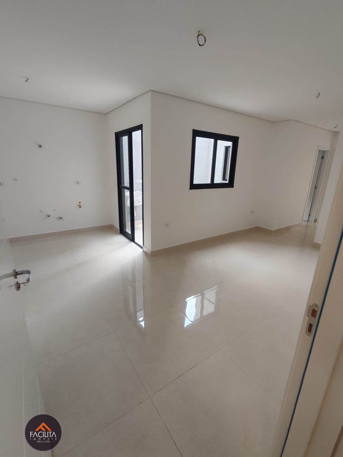 Apartamento com elevador 2 dormitórios (1 suíte) Utinga