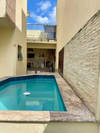 Sobrado em São Gonçalo - Laranjal