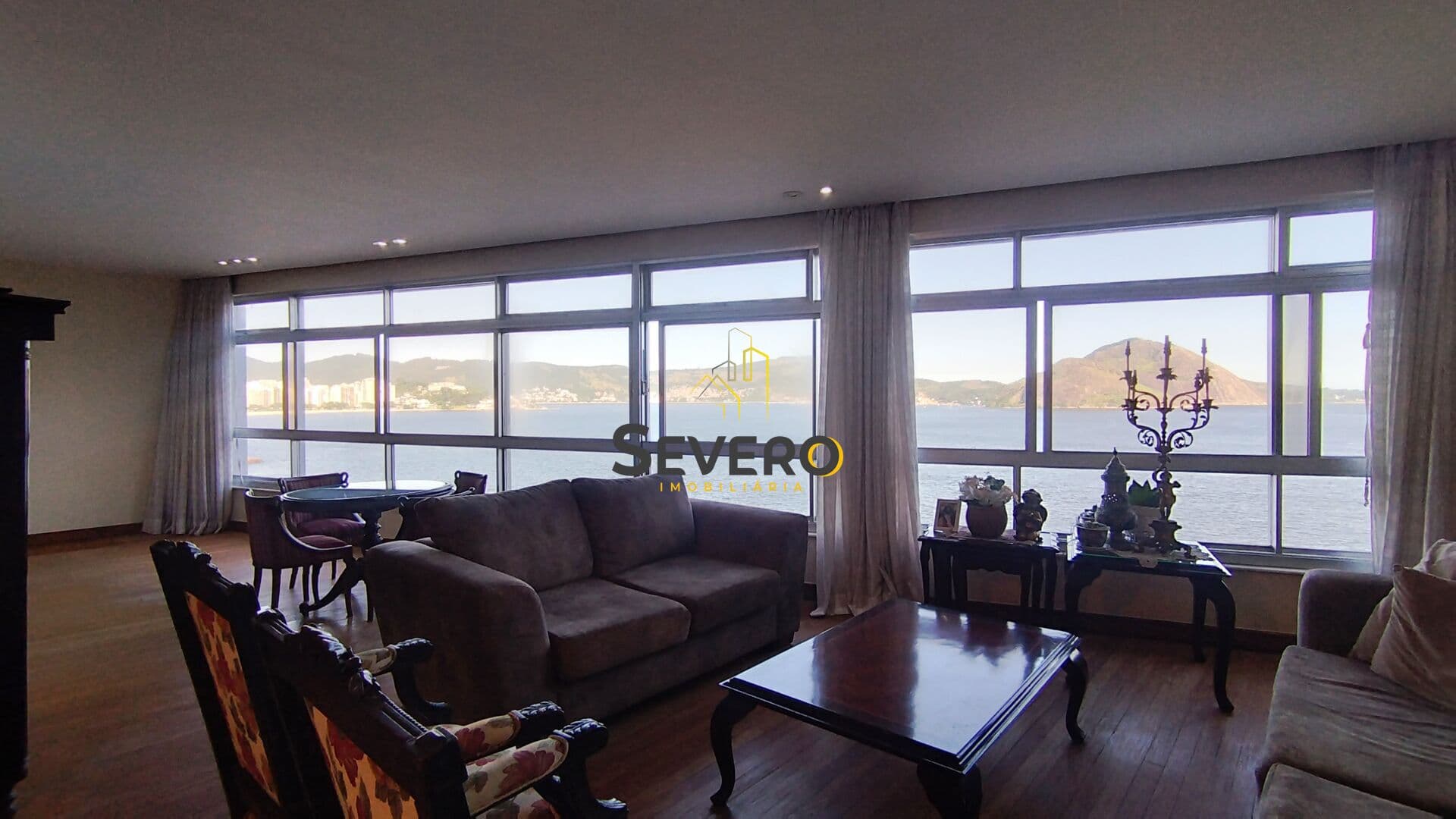 Apartamento frente mar, 4 quartos, suite e vaga no Ingá