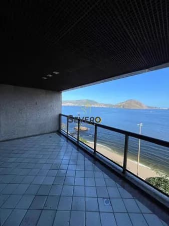 Apartamento com 4 quartos, 377 m2 Frente Mar