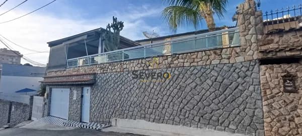 Casa 3 quartos e suítes no Fonseca