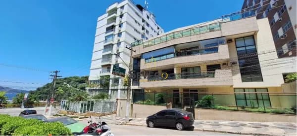 Apartamento Amplo com 3 Quartos (2 Suítes), Varandão com Vista para a Praia de Boa Viagem e 3 Vagas de Garagem