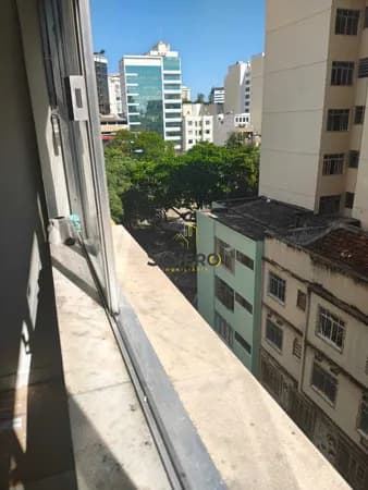 Apartamento 1 quarto mais dependência de empregada no Centro de Niterói