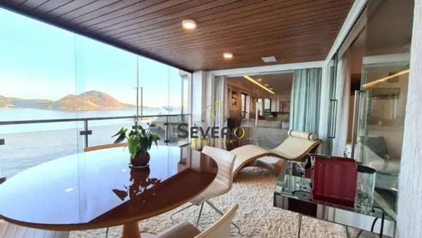 Apartamento Alto Padrão com 4 suítes e 475m² de Frente para o Mar