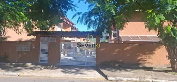 Linda casa em condomínio fechado em Inoã – conforto e segurança!
