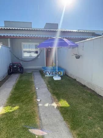 Belíssima casa à venda no bairro Parque Nanci - Maricá/RJ