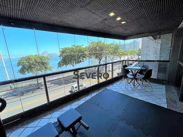 Apartamento Alto Padrão com 4 quartos Frente para o Mar