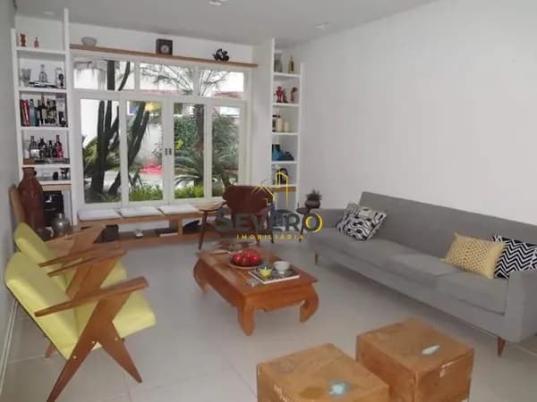 Casa de Condomínio em Niterói - Santa Rosa