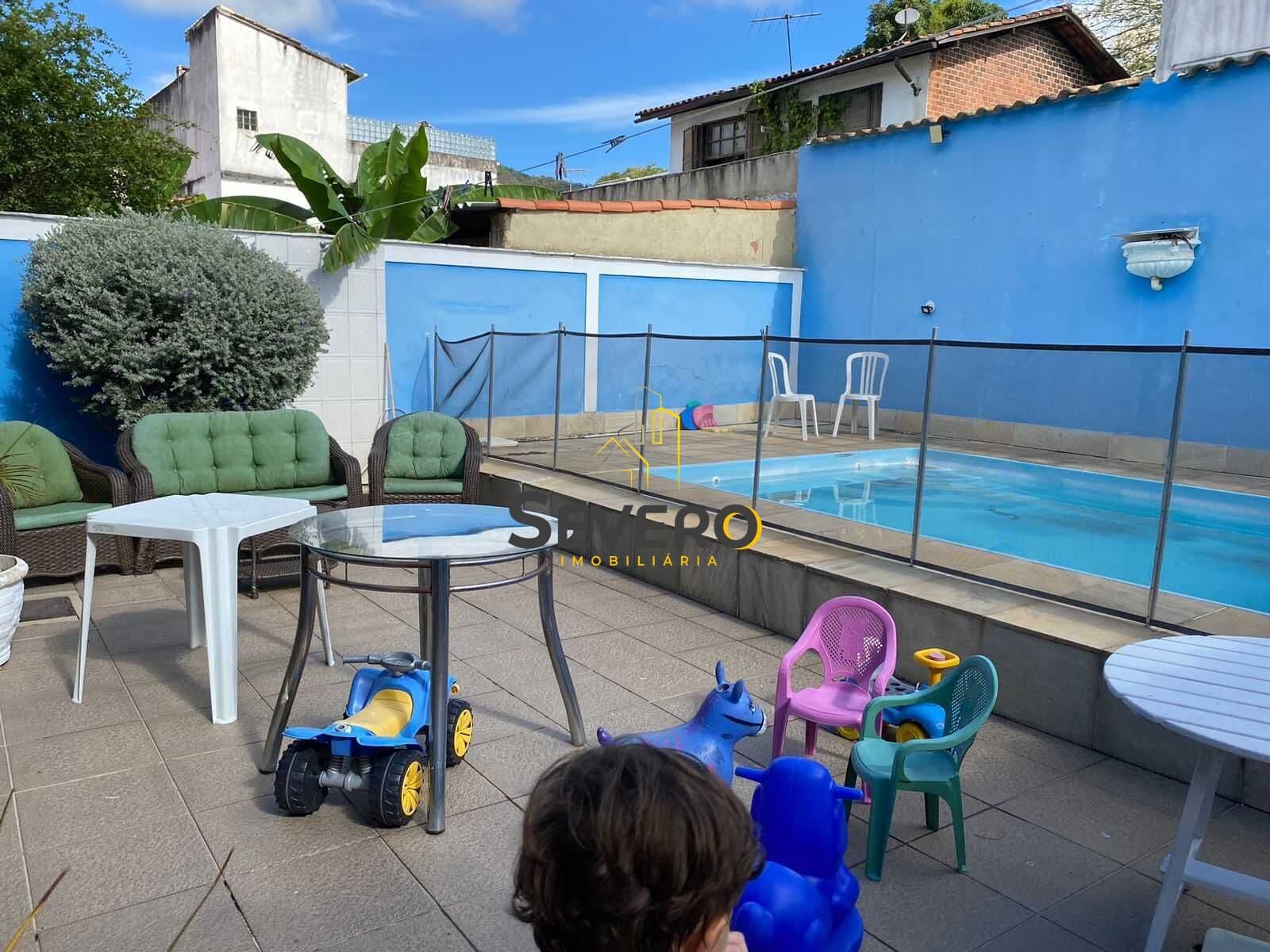 Casa 4 quartos em Itaipu