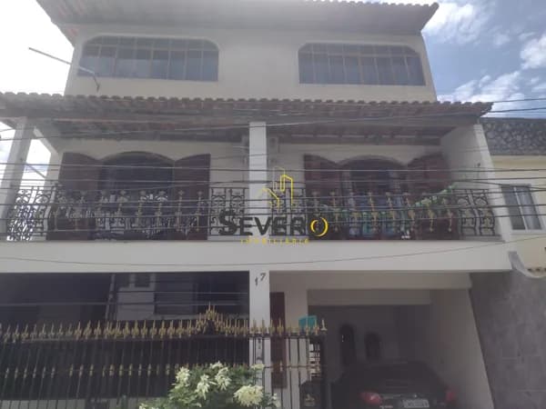 Casa em São Gonçalo - Galo Branco
