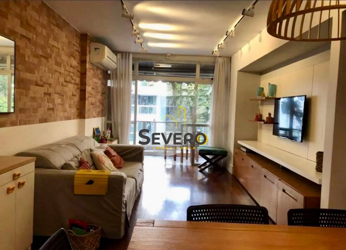 Apartamento localizado na segunda quadra da praia.