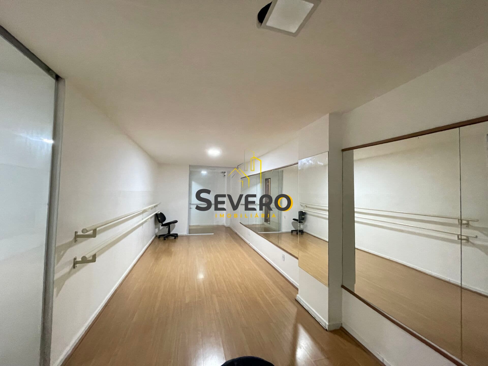 Sala Comercial no centro de Alcântara