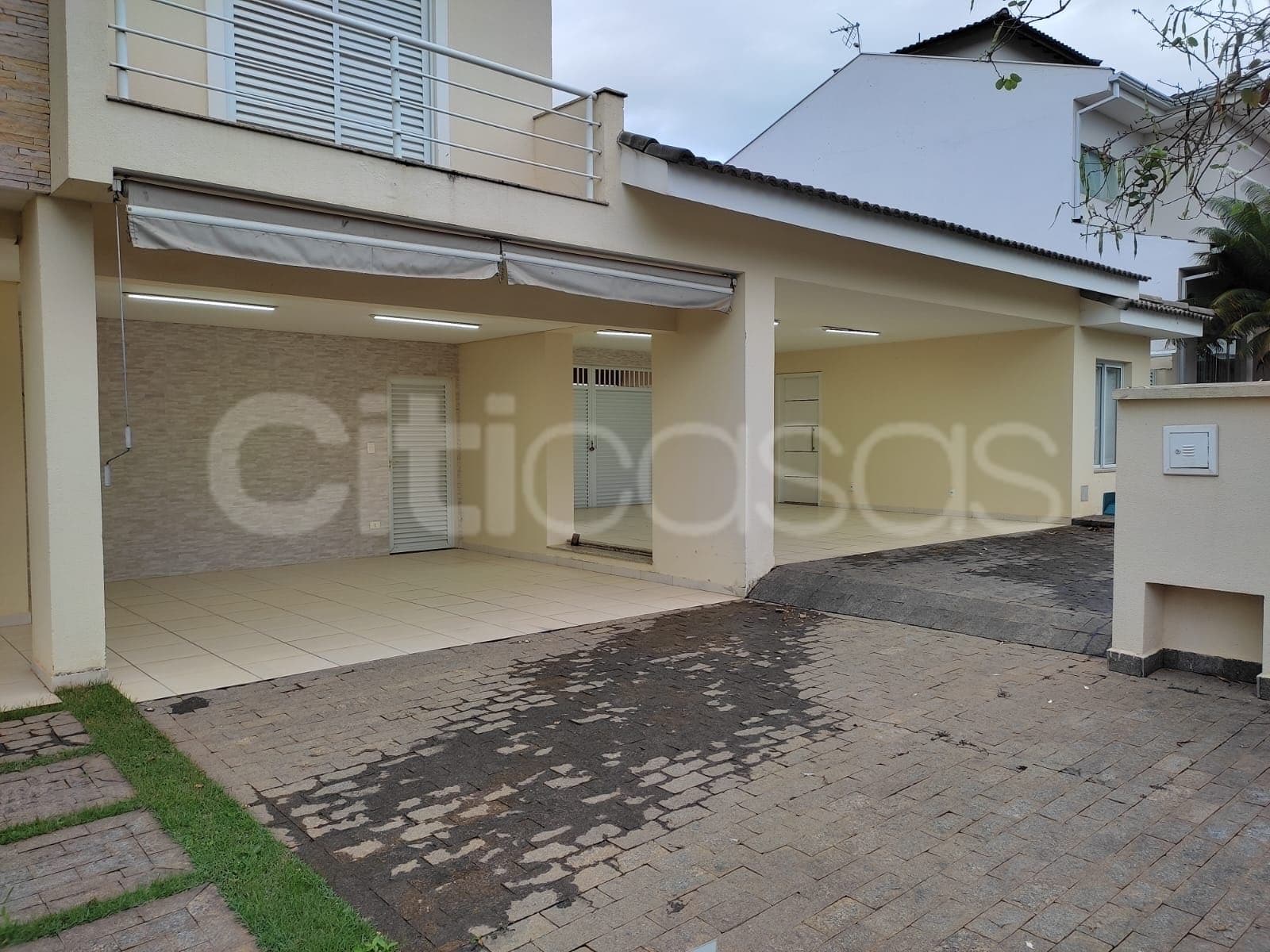 Casa em Condomínio Residencial Lago da Serra