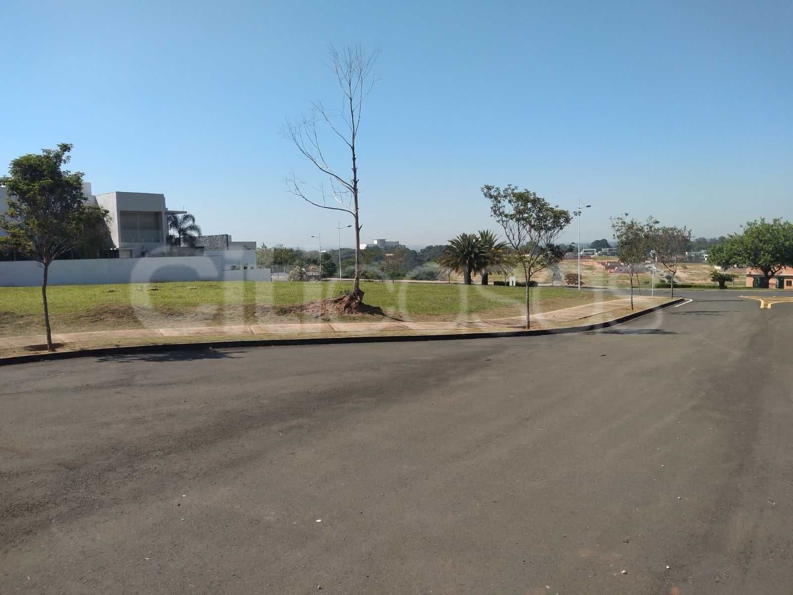 Terreno de 1.153m² em Condomínio no Residencial Saint Patrick