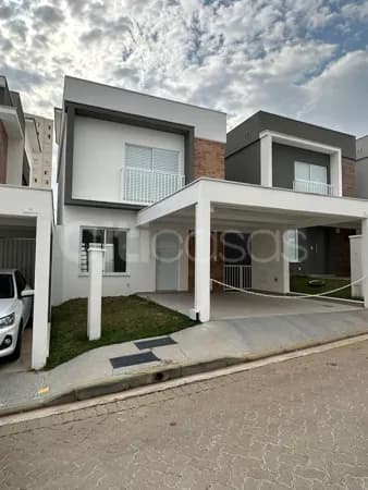 Casa em Condomínio Tirreno, Planeta, Zona Leste
