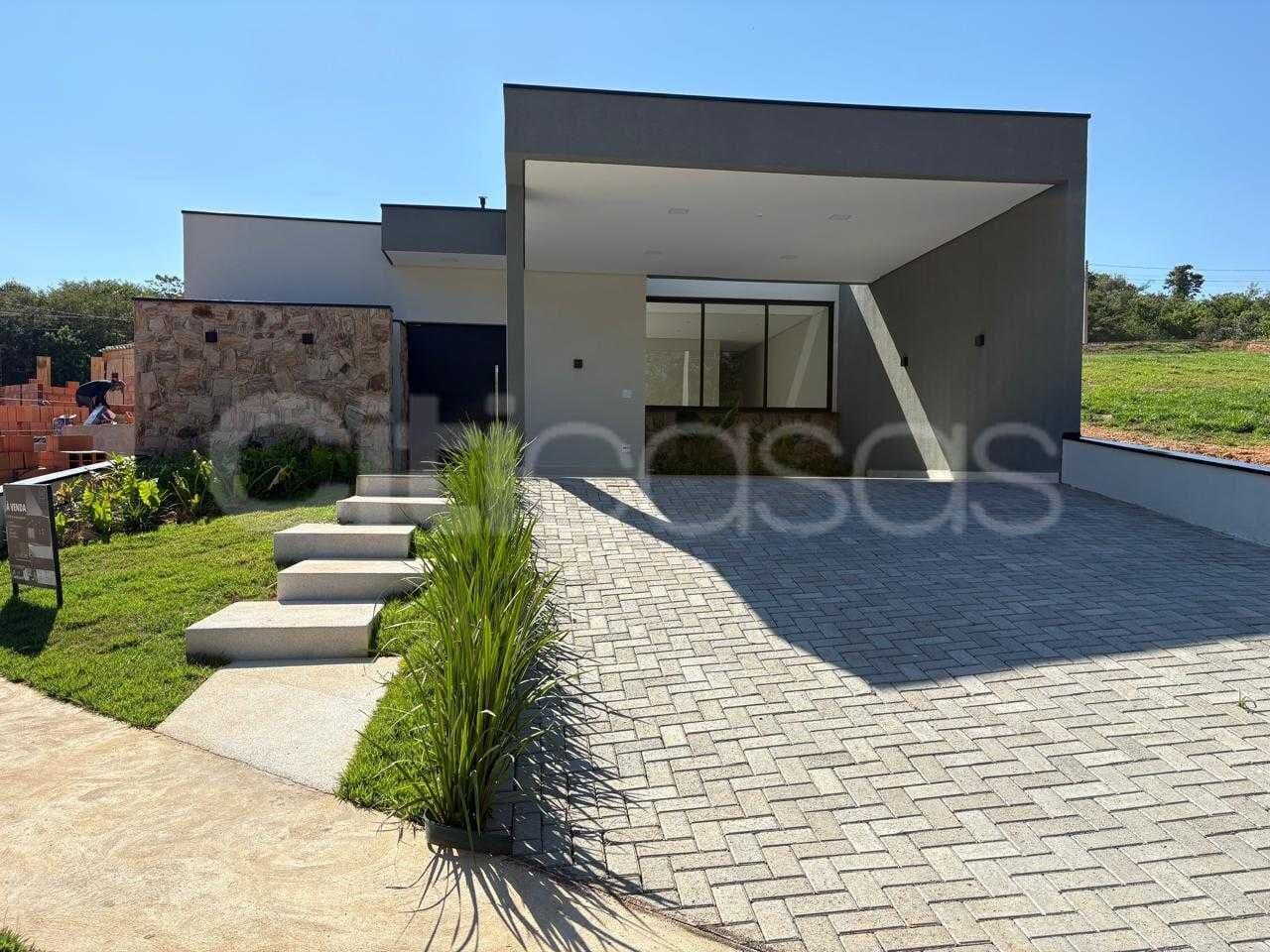 Terreno em Condomínio no Residencial Helena Maria