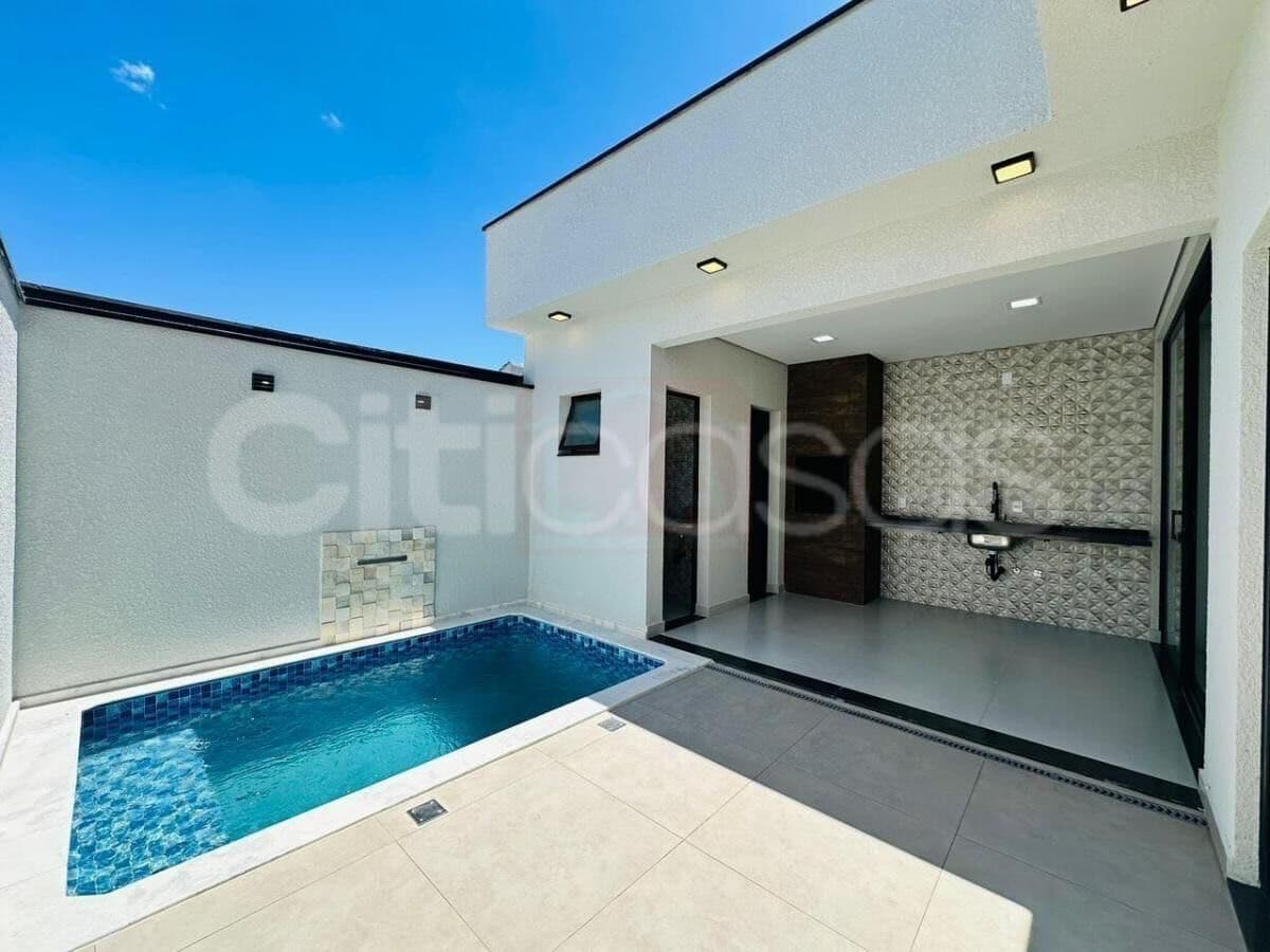 Casa com Piscina em Condomínio Villagio Ipanema