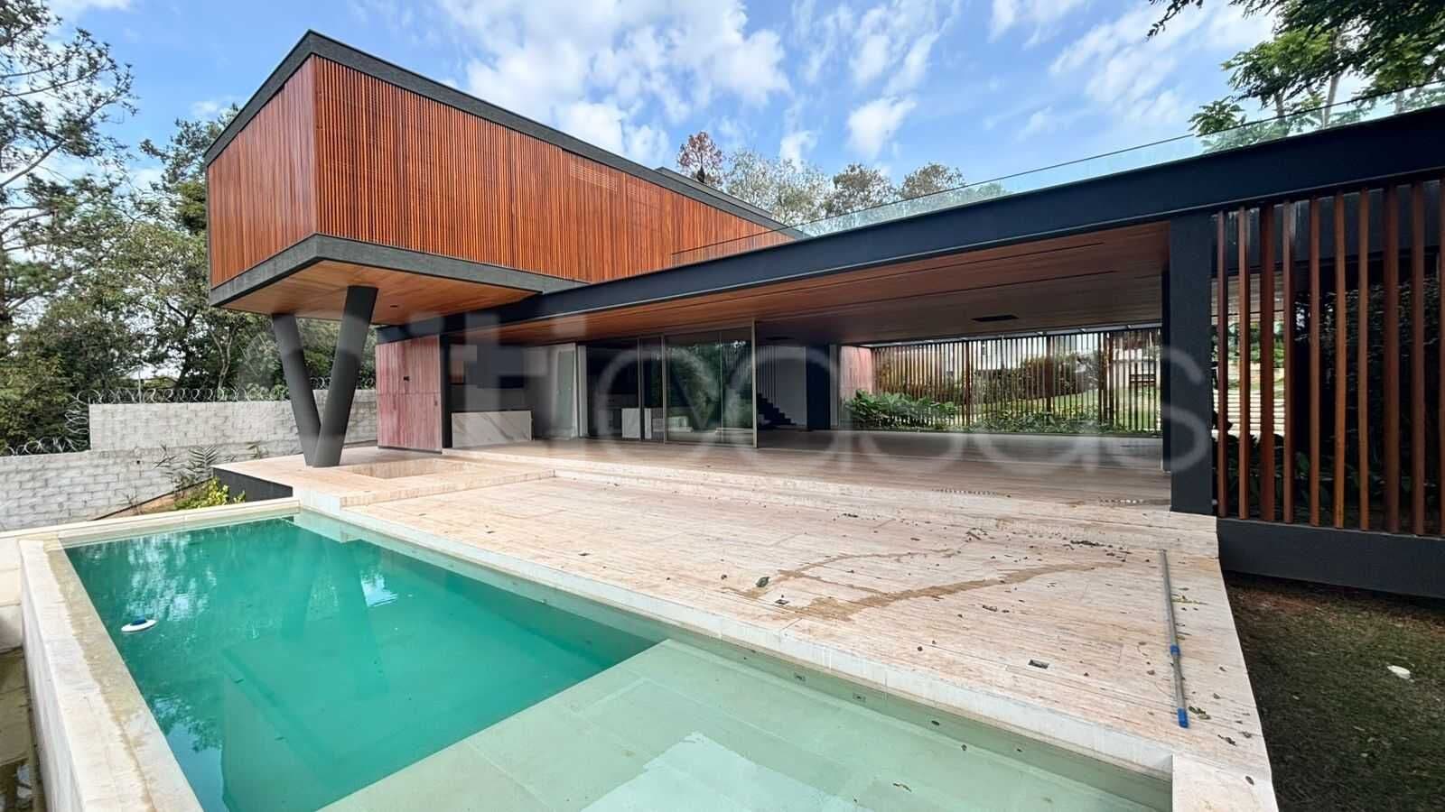 Mansão Exclusiva no Lago Azul Golfe Club, São Paulo, Brasil