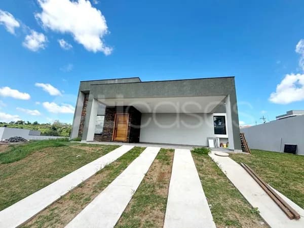 Linda casa de 267m² em Condomínio Village Araçoiaba