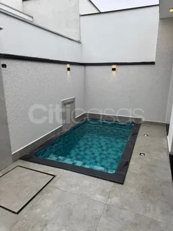 Casa com Piscina em Condomínio Villagio Ipanema