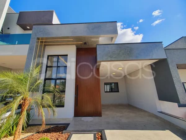 Casa com Piscina em Condomínio Villagio Ipanema