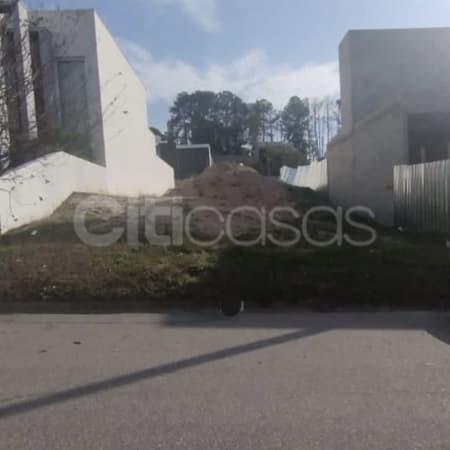 Terreno 300m2 em Condomínio Renaissence