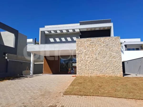 Casa Alphaville com cinema e roftop