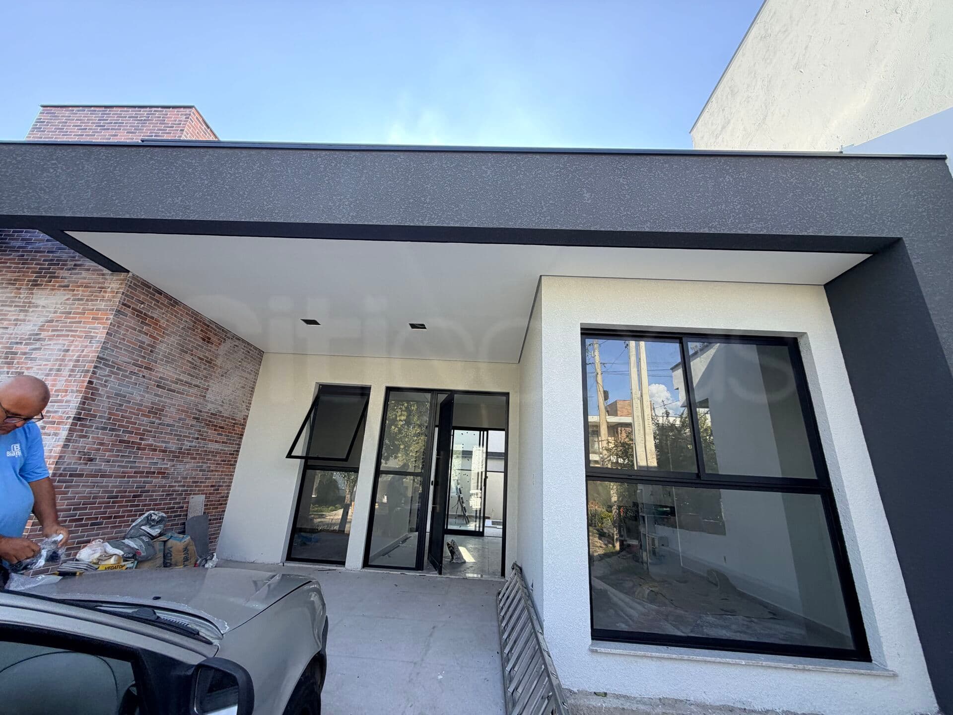 Casa com Piscina em Condomínio no Terras de São Francisco