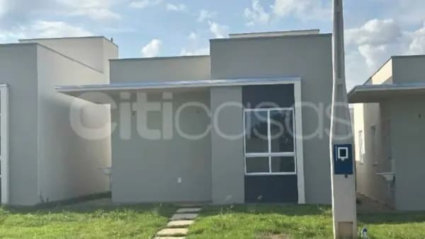 Casa em Condomínio no Residencial Villa Magari região do Alto da Boa Vista.