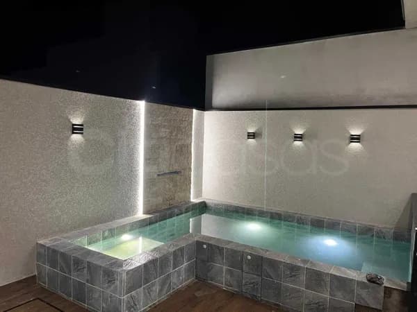 Casa Condomínio Com Suíte Master + closet, e Piscina com prainha