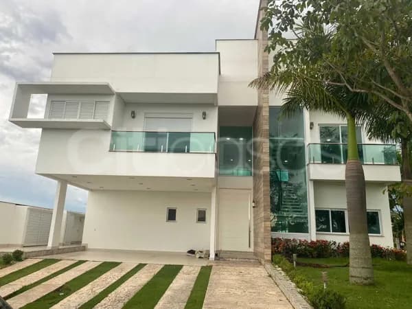 Casa em Condomínio no Residencial Saint Patrick