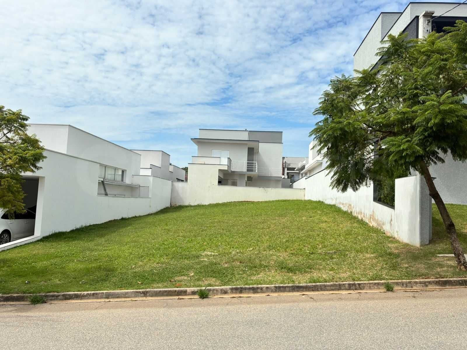 Terreno em Condomínio Colinas do Sol