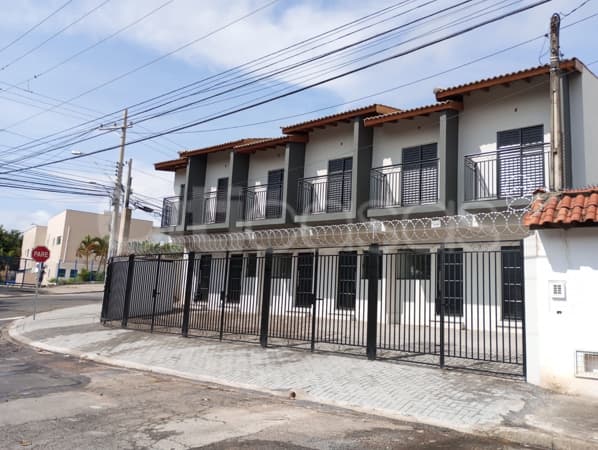 Casa Geminada no Wanel Ville, Sorocaba/SP, Zona Leste