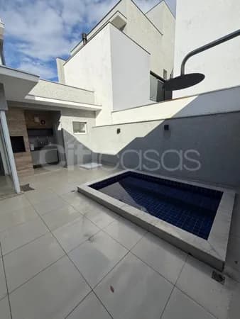 Casa com PISCINA, em Condomínio Terras de São Francisco, Sorocaba-SP