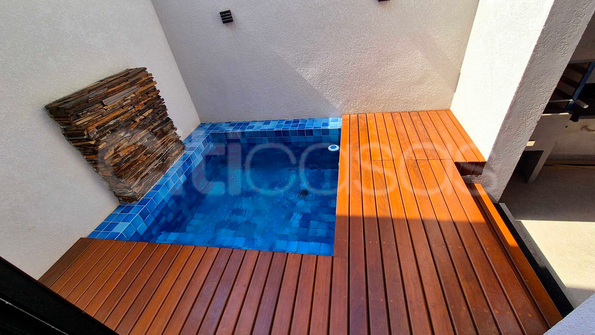 Casa com Piscina em Condomínio no Terras de São Francisco
