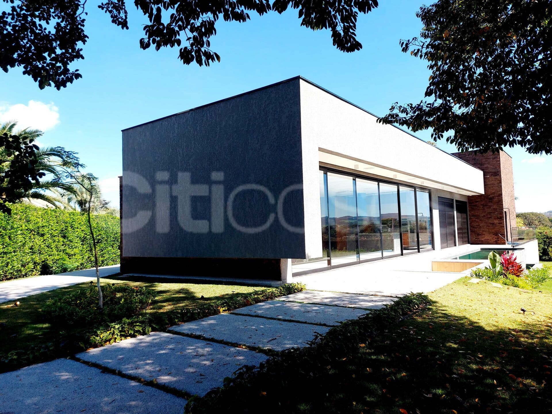 Casa em Condomínio no Residencial Lago Azul Golfe Clube