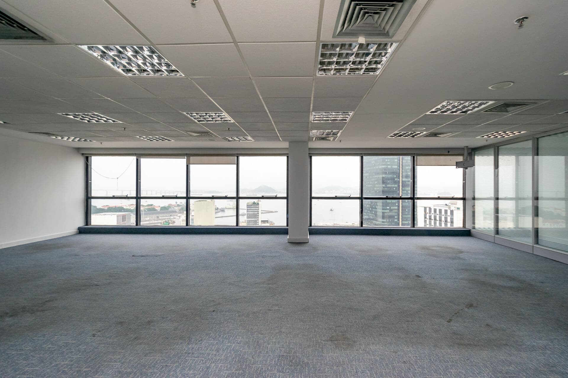 Sala comercial em condomínio Pereira Carneiro