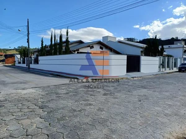 Casa em São João Batista - Tajuba II