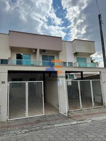Sobrado em São João Batista - Centro