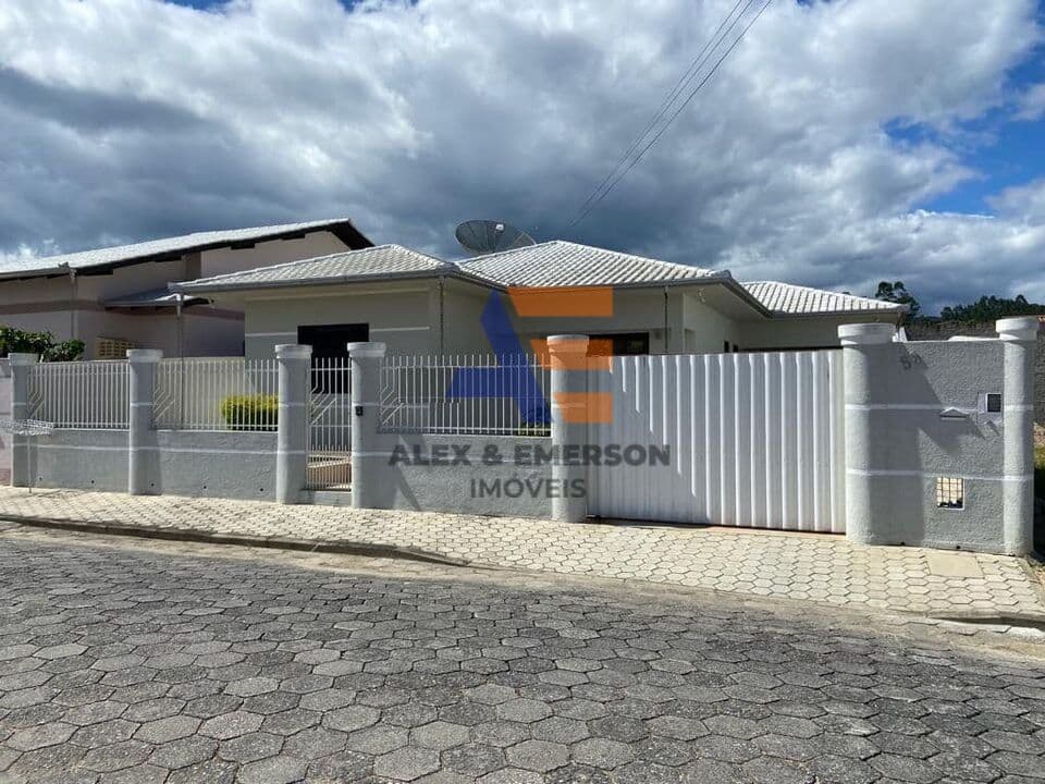 Casa em São João Batista - Tajuba II