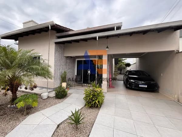 Casa em São João Batista - Tajuba II
