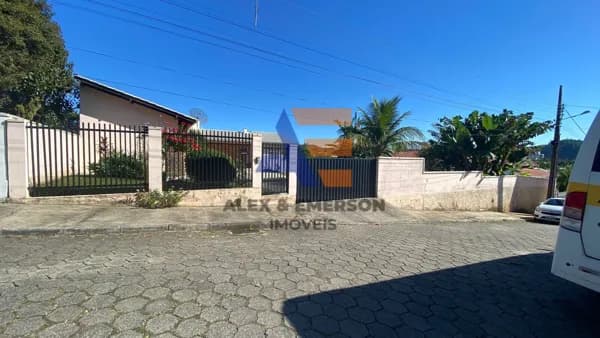 Casa em São João Batista - Centro