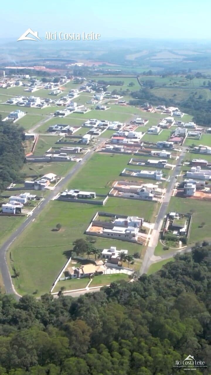 Terreno de 2.000m² à venda - Condomínio fechado