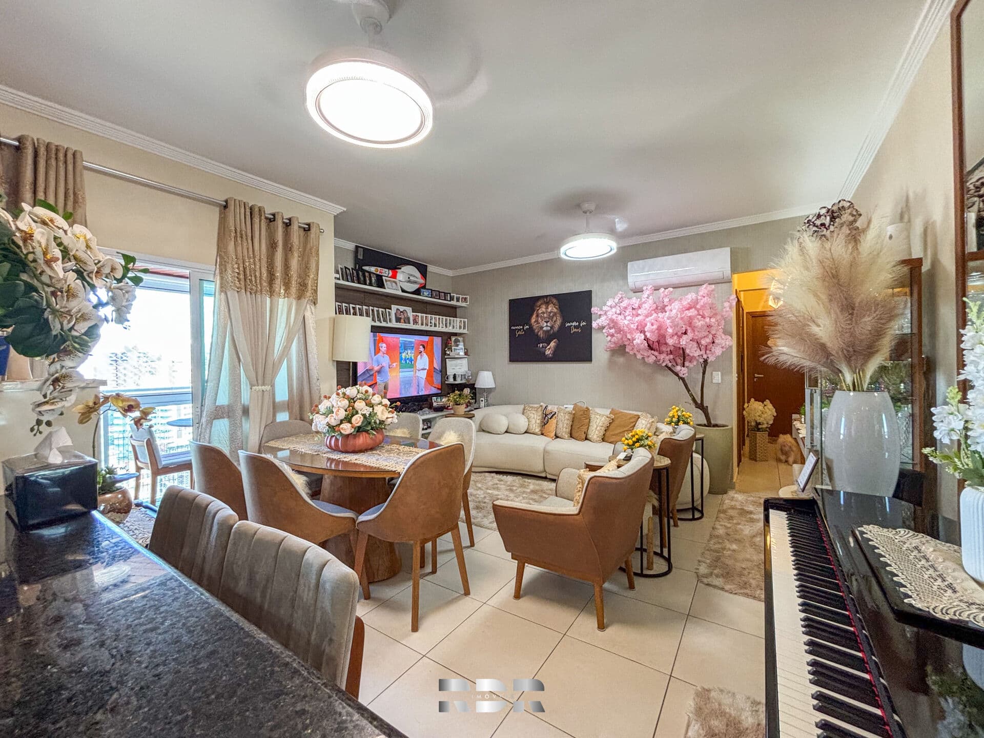 Apartamento com duas suítes e vista para o mar, à venda na Vila Tupi