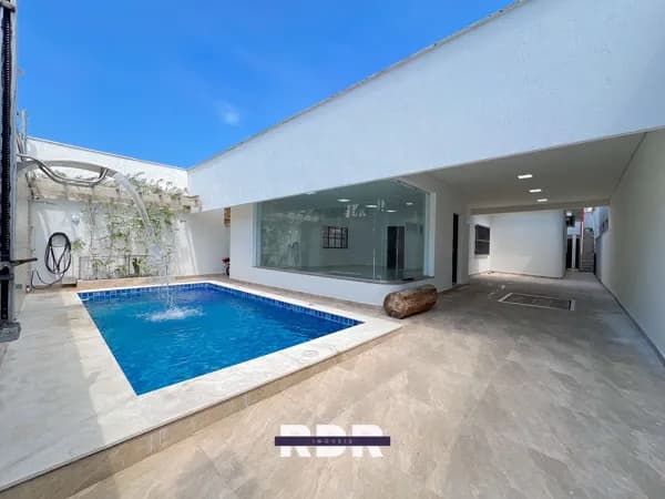 Mansão térrea à venda no Jardim Matilde (lado morro), com 3 dormitórios e sala com vista panorâmica para a piscina