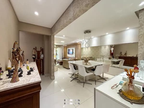 Apartamento luxuoso com 3 suítes e 3 vagas privativas - Forte Di Belvedere