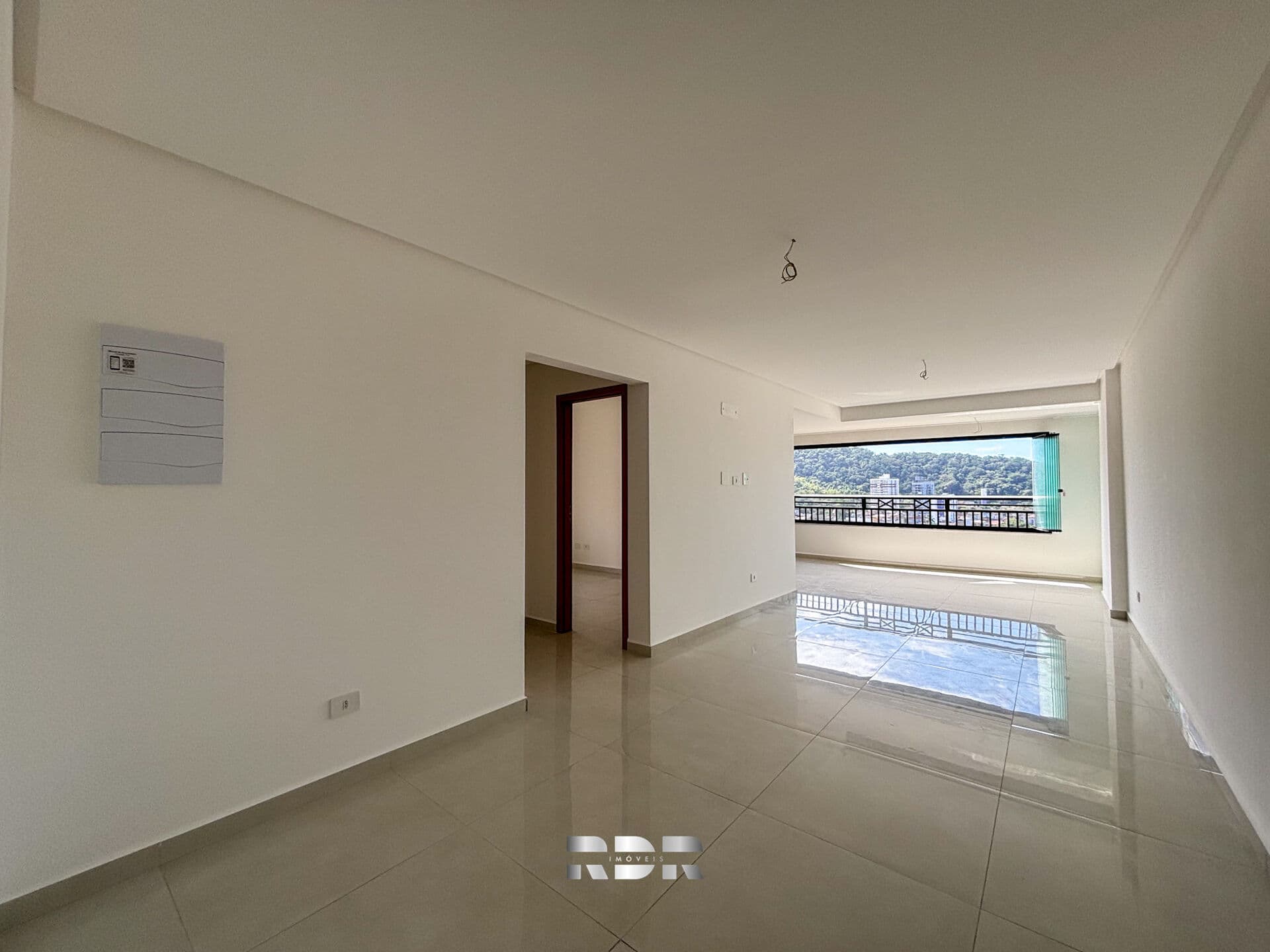 Planta moderna, duas suítes, varanda gourmet integrada com a cozinha, duas vagas e vista livre para o Jardim Matilde