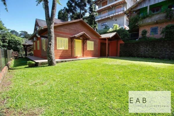 Casa com três quartos